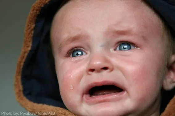 distracting-a-crying-baby-on-plane