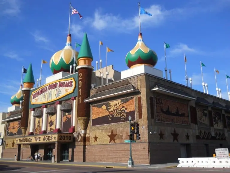 fun things to do in South Dakota at the Corn Palace