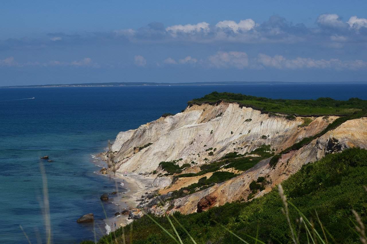 The 10 Best Things to do in Massachusetts with Kids! 8 marthas vineyard coastline