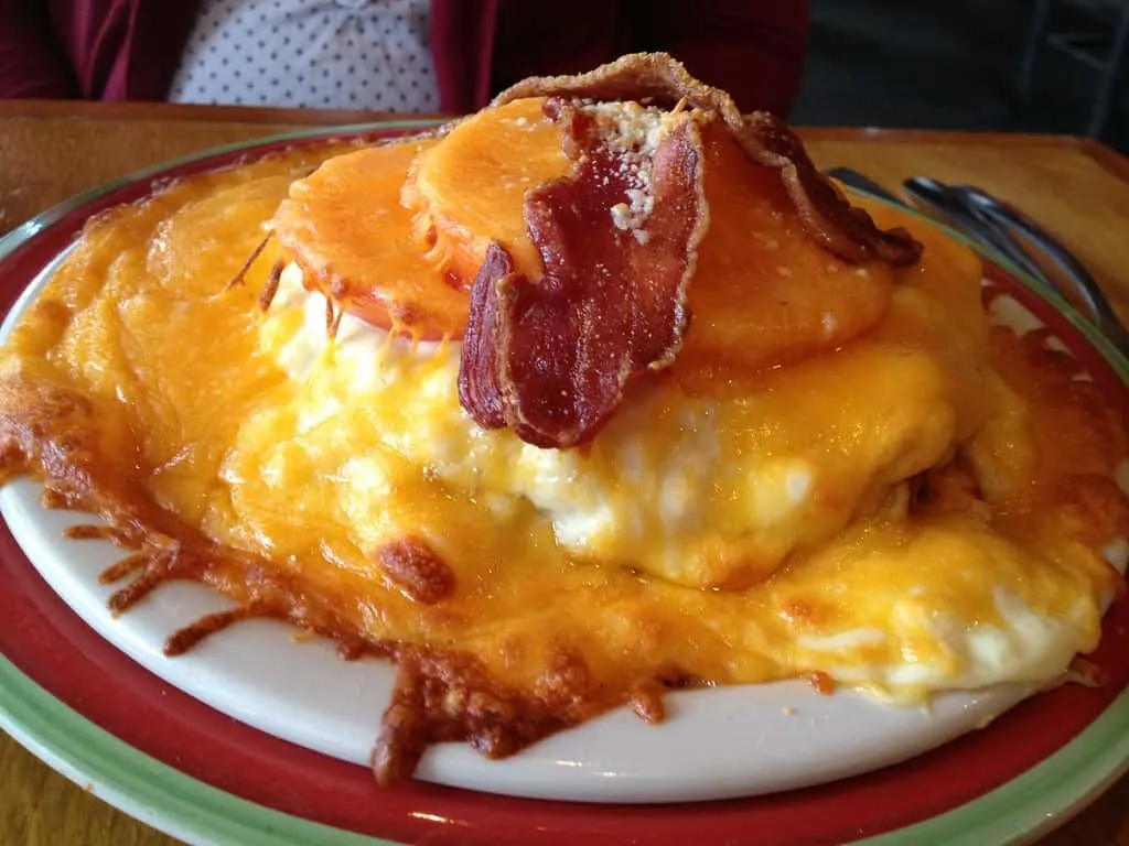 kentucky hot brown is something you must try on a Kentucky family vacation