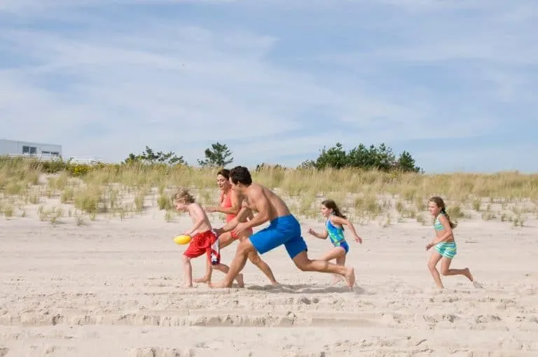 things to do in New York State include playing at the beach