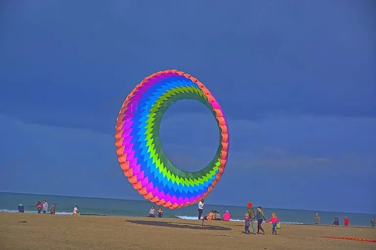 Flying kites in Lncoln City