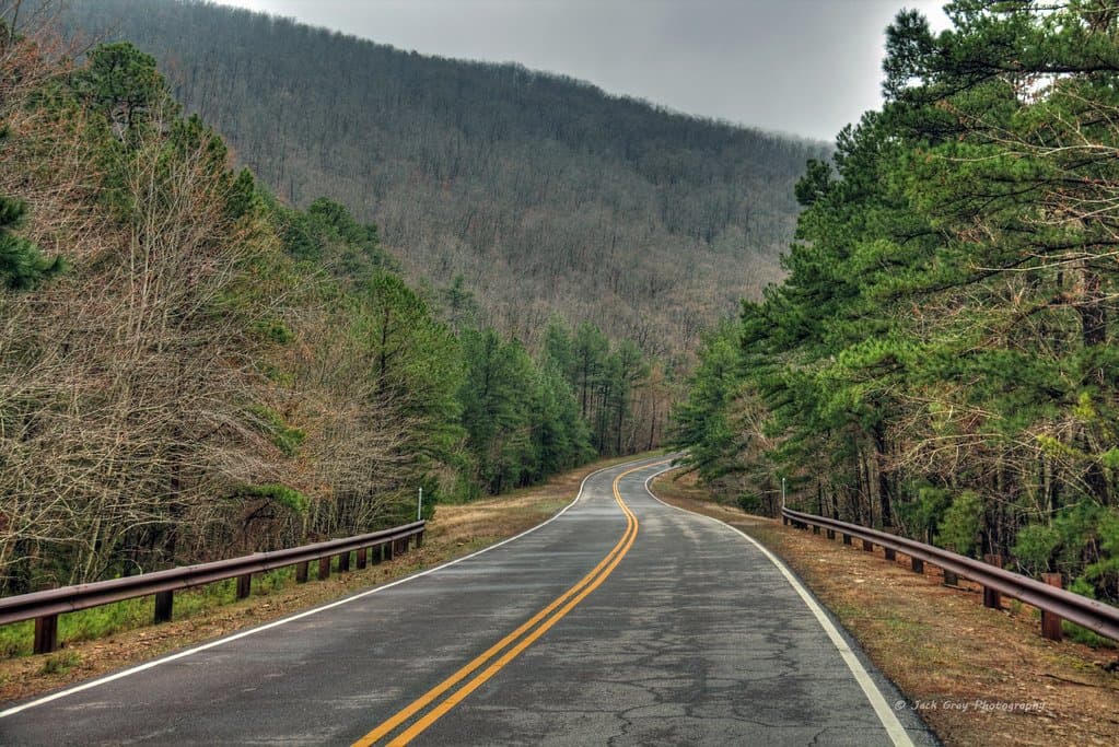 Take a scenic drive on your Arkansas family vacation