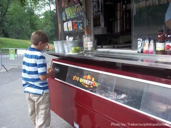 nyc-hot-dog-stand