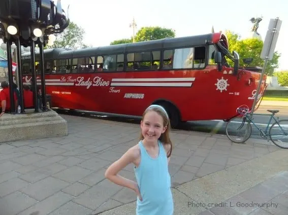 Top Ottawa Attractions for Families: Take a bus tour of the city
