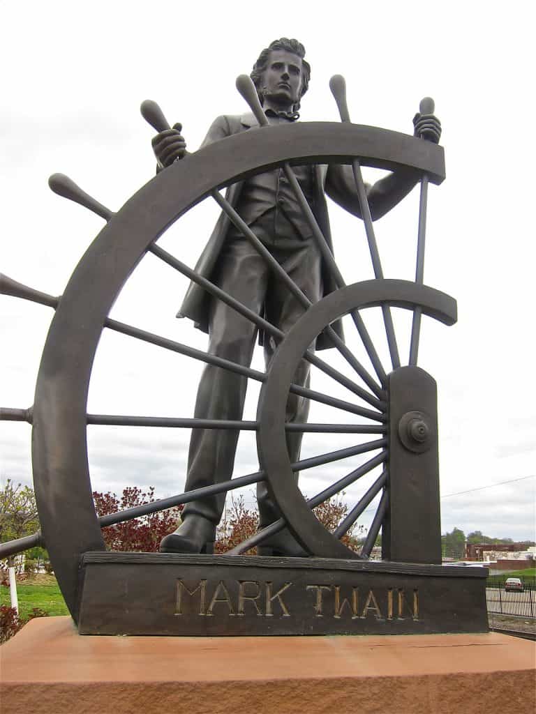 Mark twain statue