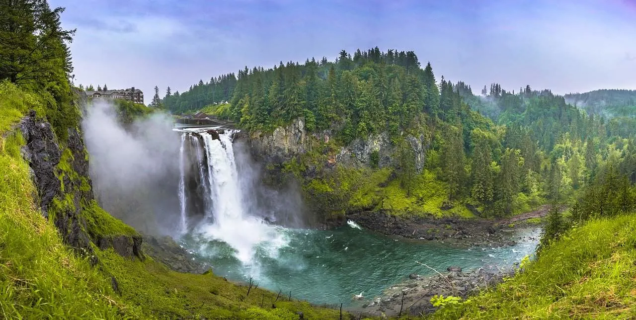 snoqualmie falls