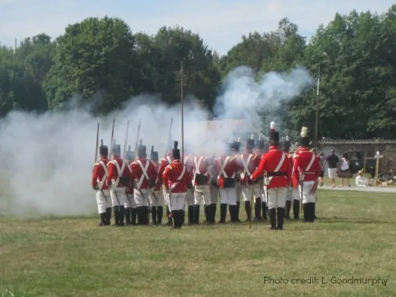 niagara-fort george-artillery demonstration