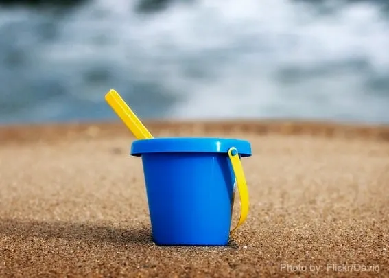 Beach-Sand-Toys-Bucket-Trekaroo