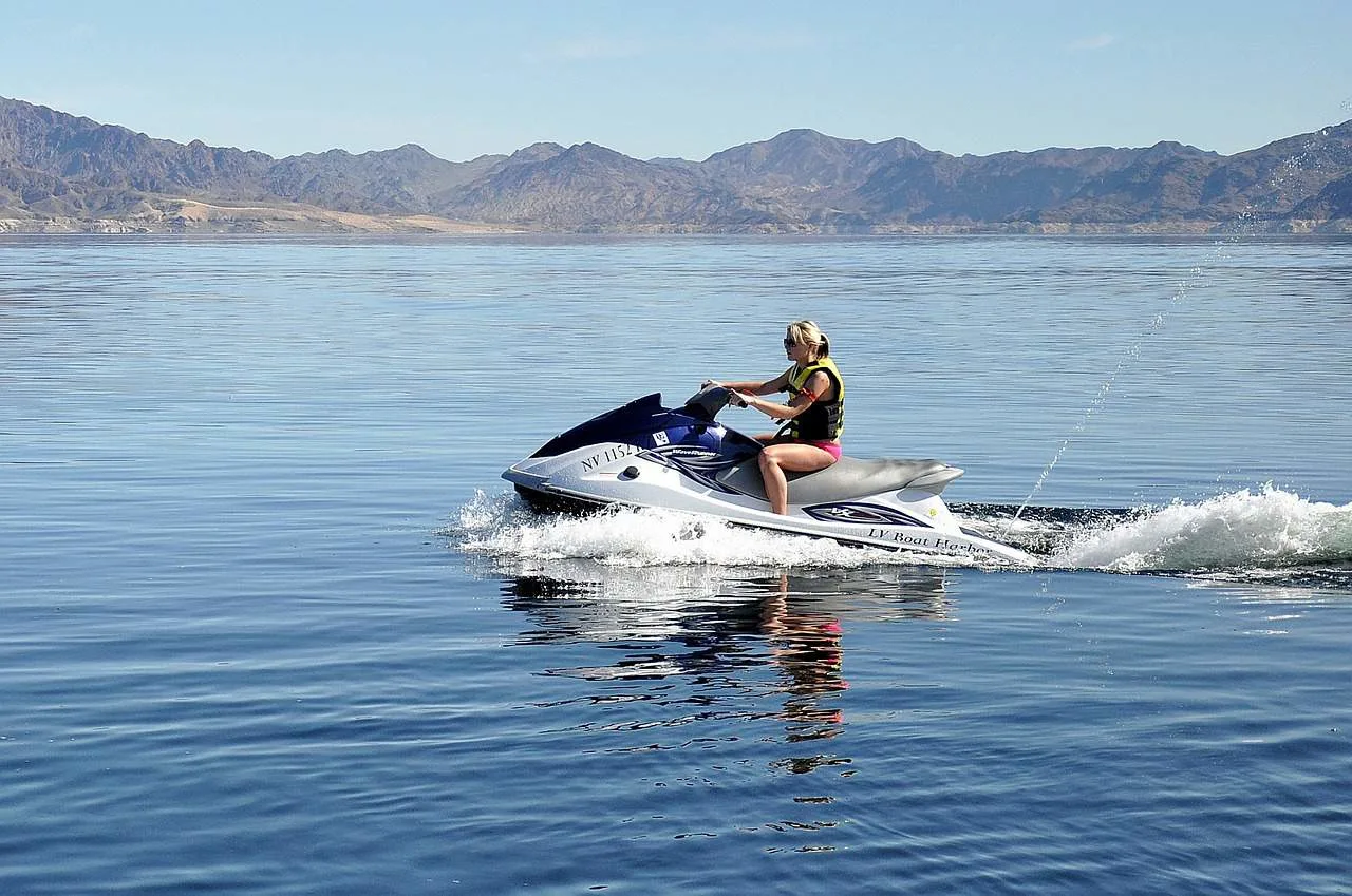 lake mead is a great place to beat the heat near Las Vegas