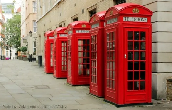 Red_Public_Phone_Boxes_-_Covent_Garden,_London,_England_-_July_10,_2012