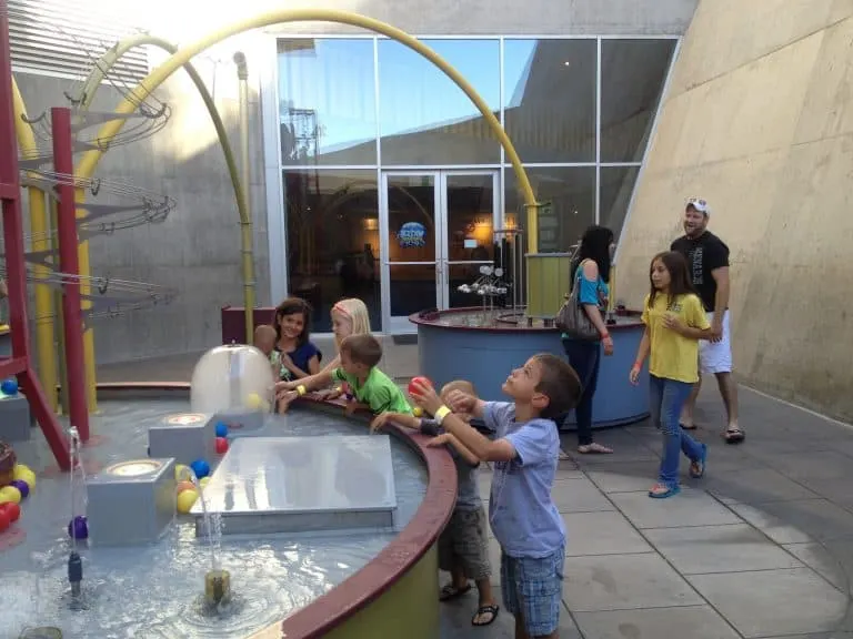 fun-things-to-do-in-phoenix-with-kids-arizona-science-center