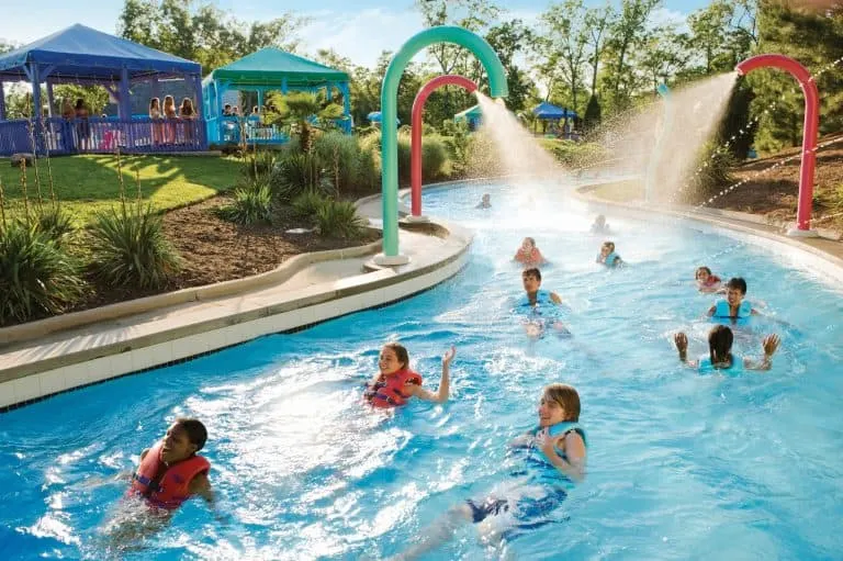 Fun things to do in Williamsburg families at Water Country USA