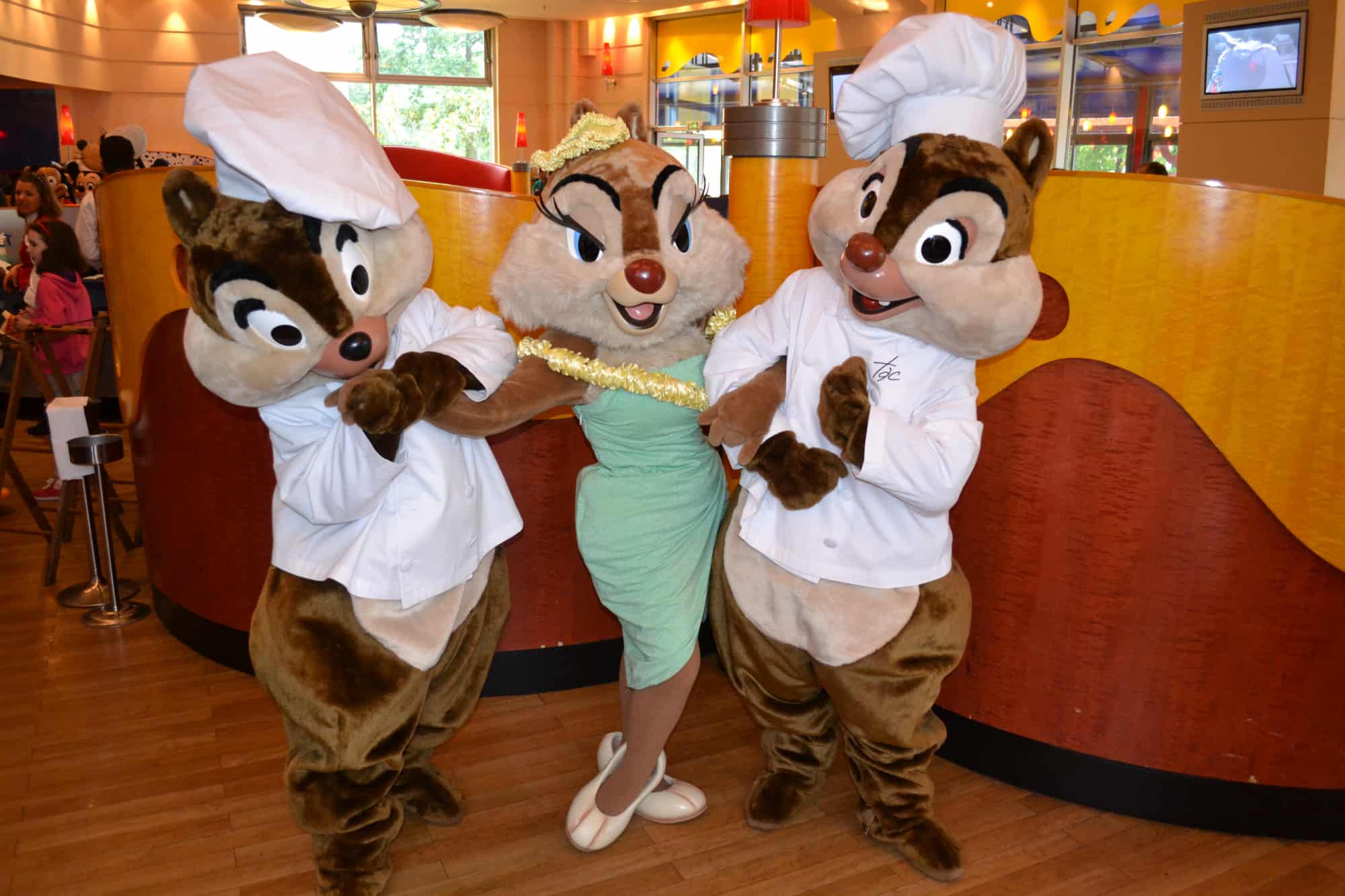 Disney World Character Dining- Everything You Need to Know - Trekaroo