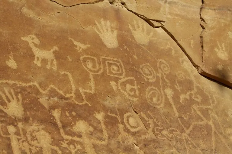 Mesa verde Petroglyphs