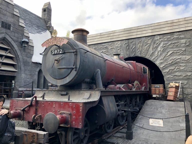 Wizarding World of Harry Potter in Hollywood Hogwarts Express