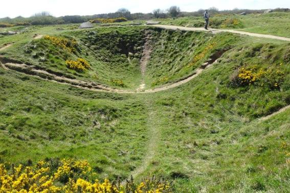 PointeDuHoc-Crater-201604