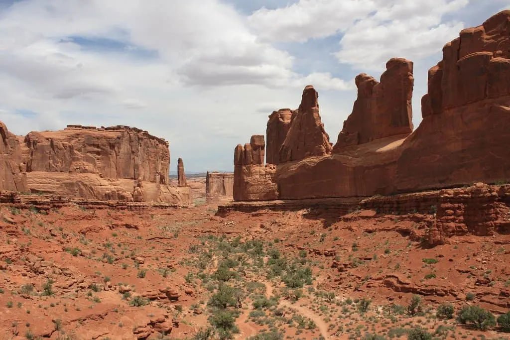 park avenue in Arches National Park is a great place to visit with kids