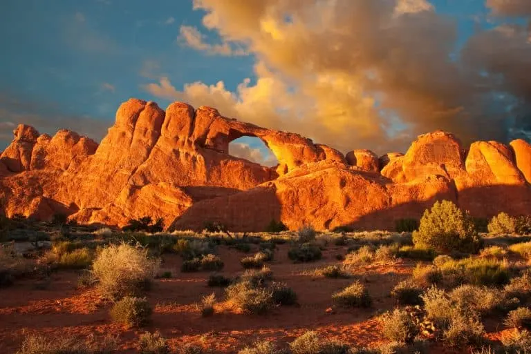 Arches is one of the desert national parks in Utah