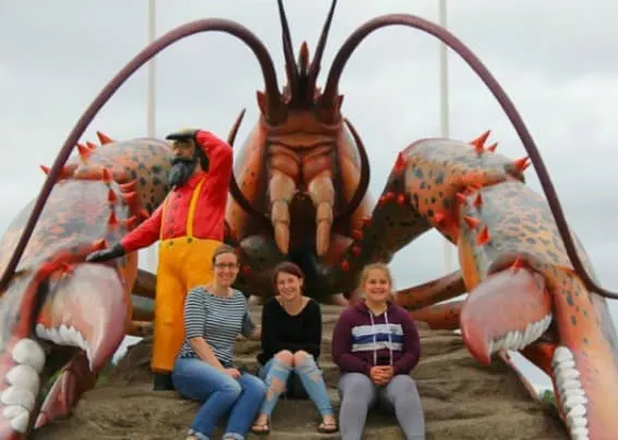 Shediac-Lobster-Sculpture-Laura-Snow-Trekaroo