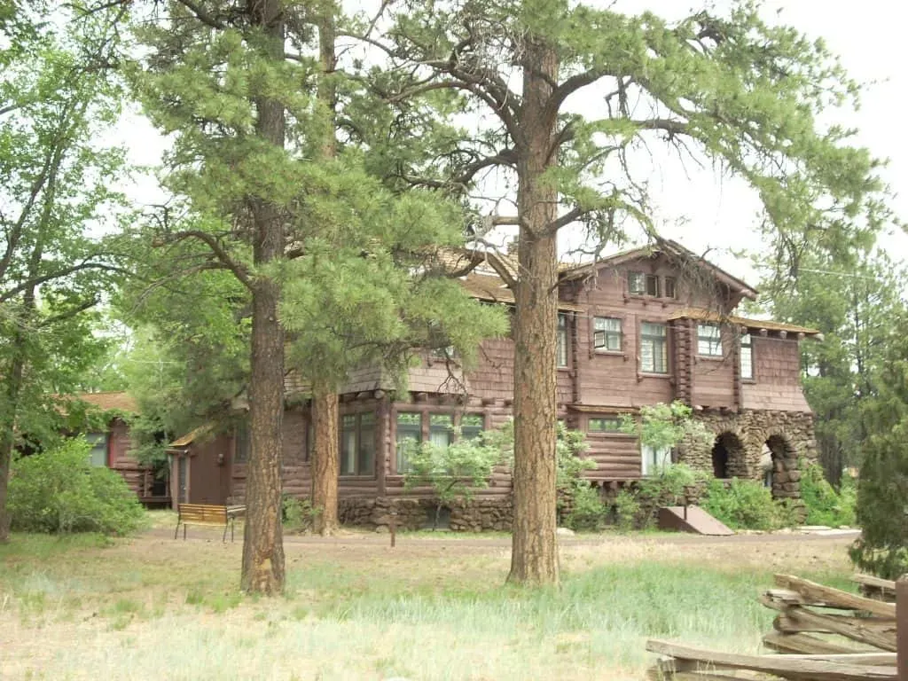 things-to-do-in-flagstaff-with-kids-riordan-mansion