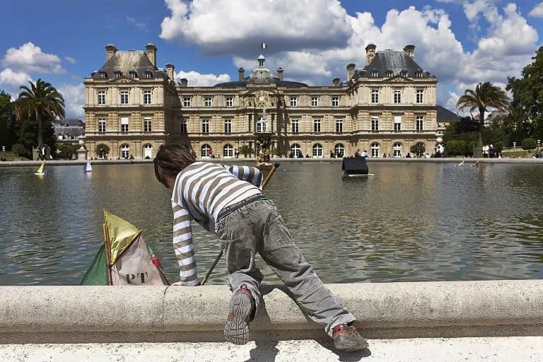Places to Visit in Paris Jardin du Luxemburg, Paris with Kids - flickr/djidjiperroto