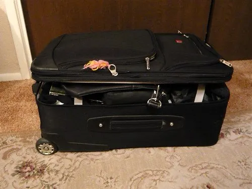 packing suitcase photo