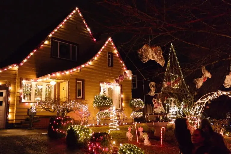 portland-christmas-lights-peacock-lane