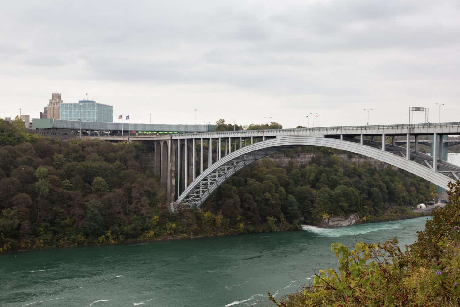 niagara-falls-new-york-vs-canada-which-side-is-better