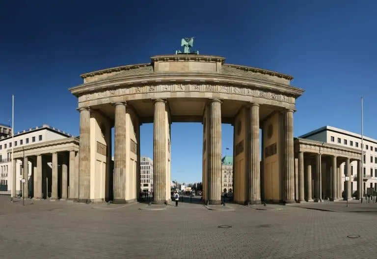things to do in berlin with kids brandenburg gate