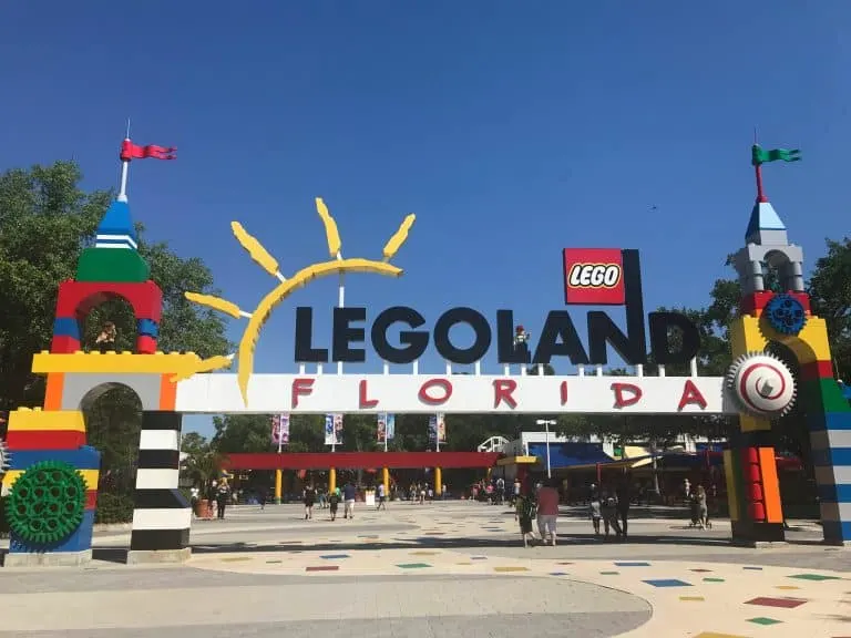 Thigns to do in Orlando with kids include visiting LEGOLAND