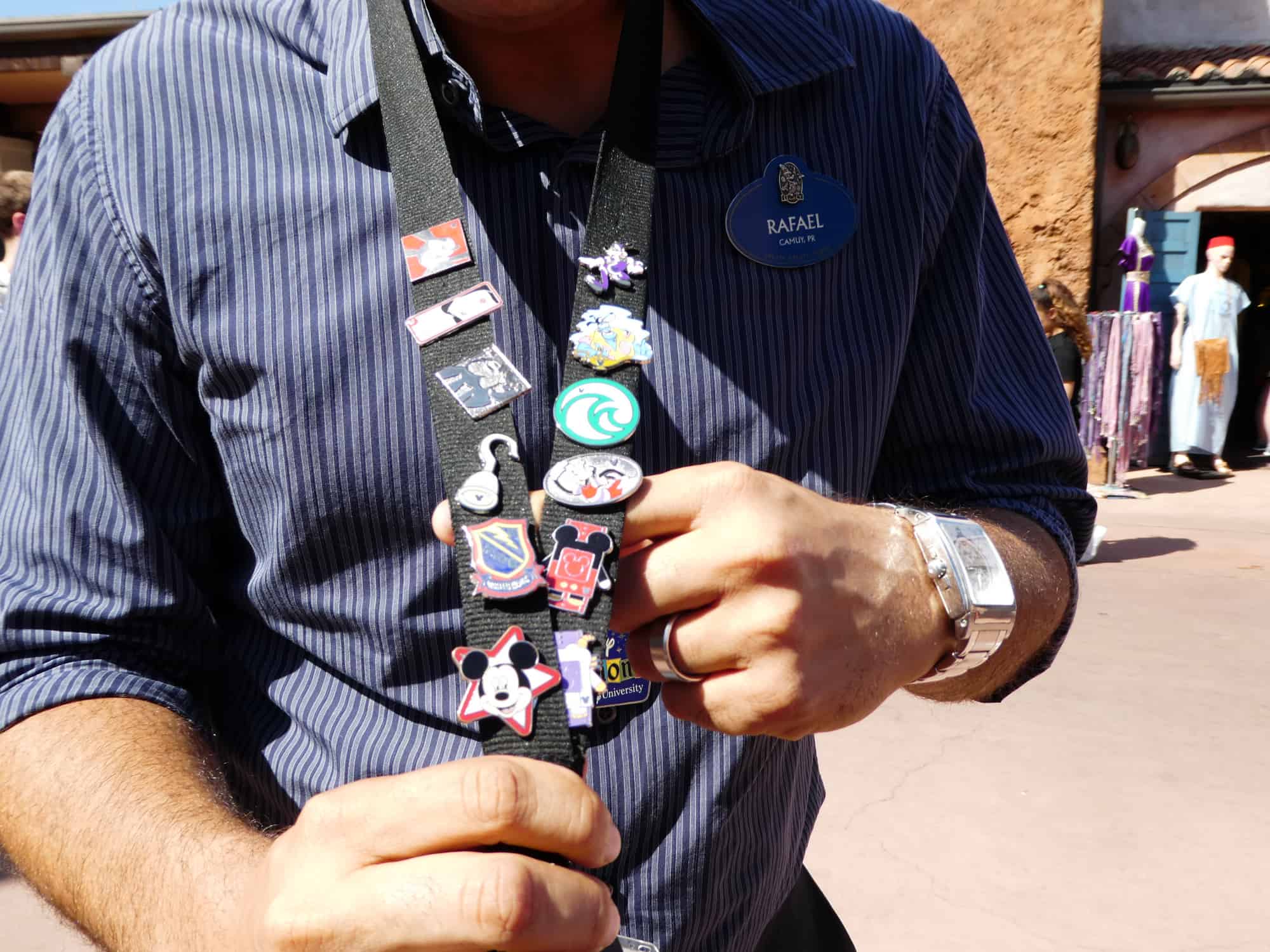 Tips for helping your kids start pin trading at Disney World