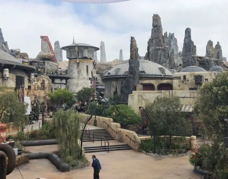 Star Wars Galaxy's Edge Tips