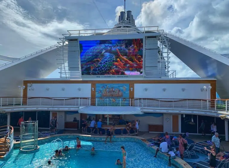 Caribbean-Cruise-Packing-List- Fun-in-the-Pool