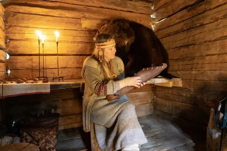 Folk Music and the Bear Hut at Nuuksion Taika