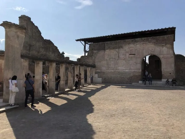 bath house in pompeii tours from rome