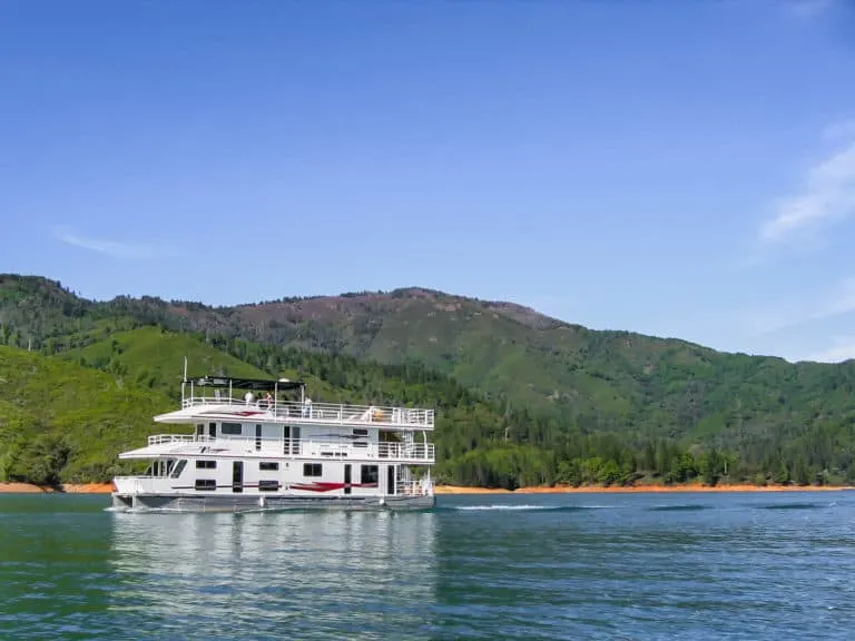 Houseboat on Lake Shasta in Northern California