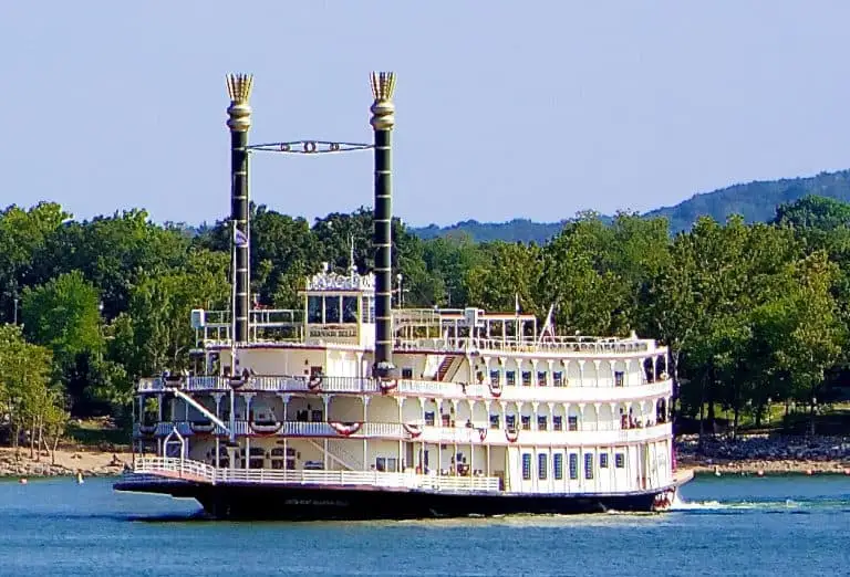Over 20 Great Things to do with Family in Branson, MO on Vacation 10 Branson Belle on Table Rock Lake