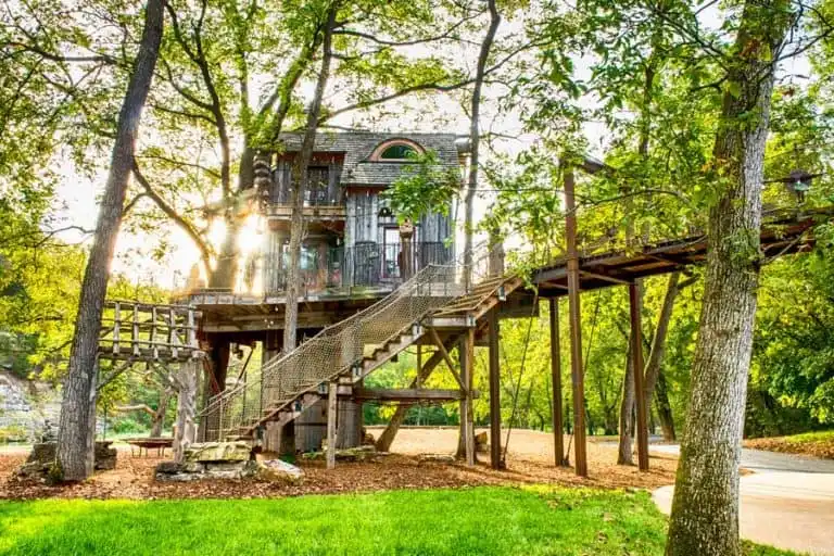 Over 20 Great Things to do with Family in Branson, MO on Vacation 12 Dogwood Canyon Treehouse