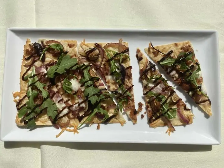 Fig and Goat cheese flatbread recipe
