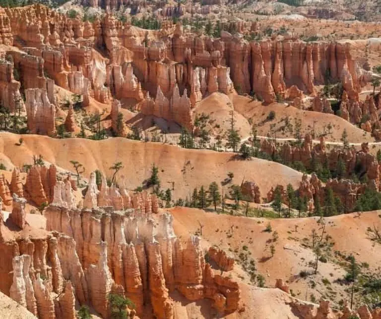 Desert National parks in Utah include Bryce Canyon