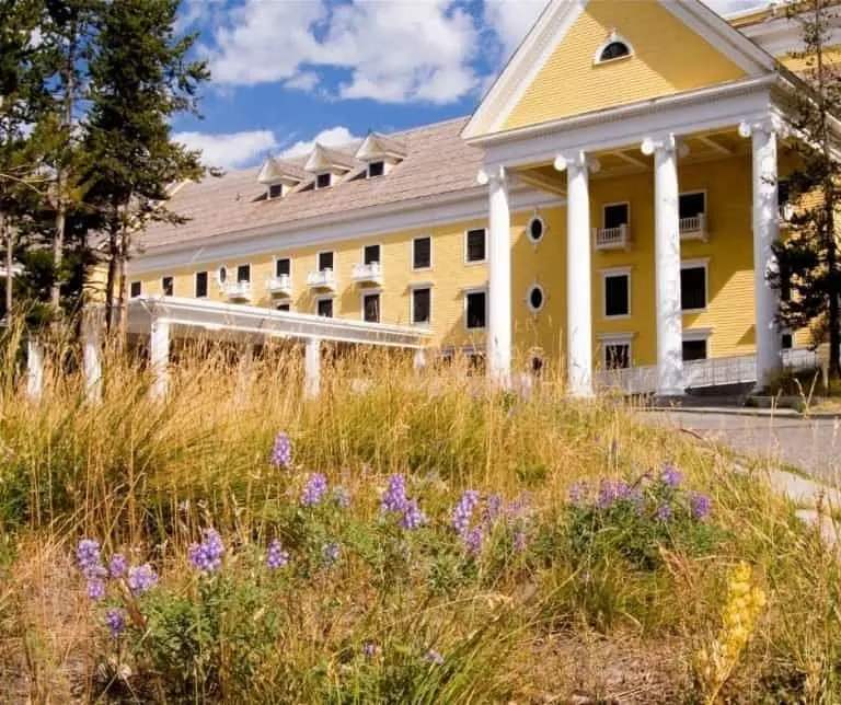 Yellowstone Hotel