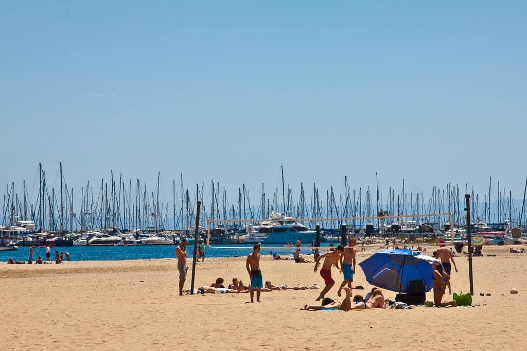 10 Best Beaches in Santa Barbara 4 Leadbetter Beach in Santa Barbara