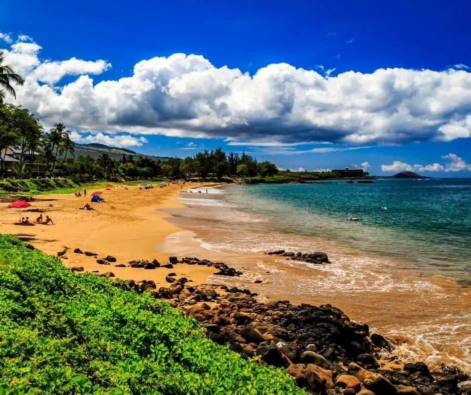 This image has an empty alt attribute; its file name is Best-Beaches-in-Maui-Kamaole-2.jpg