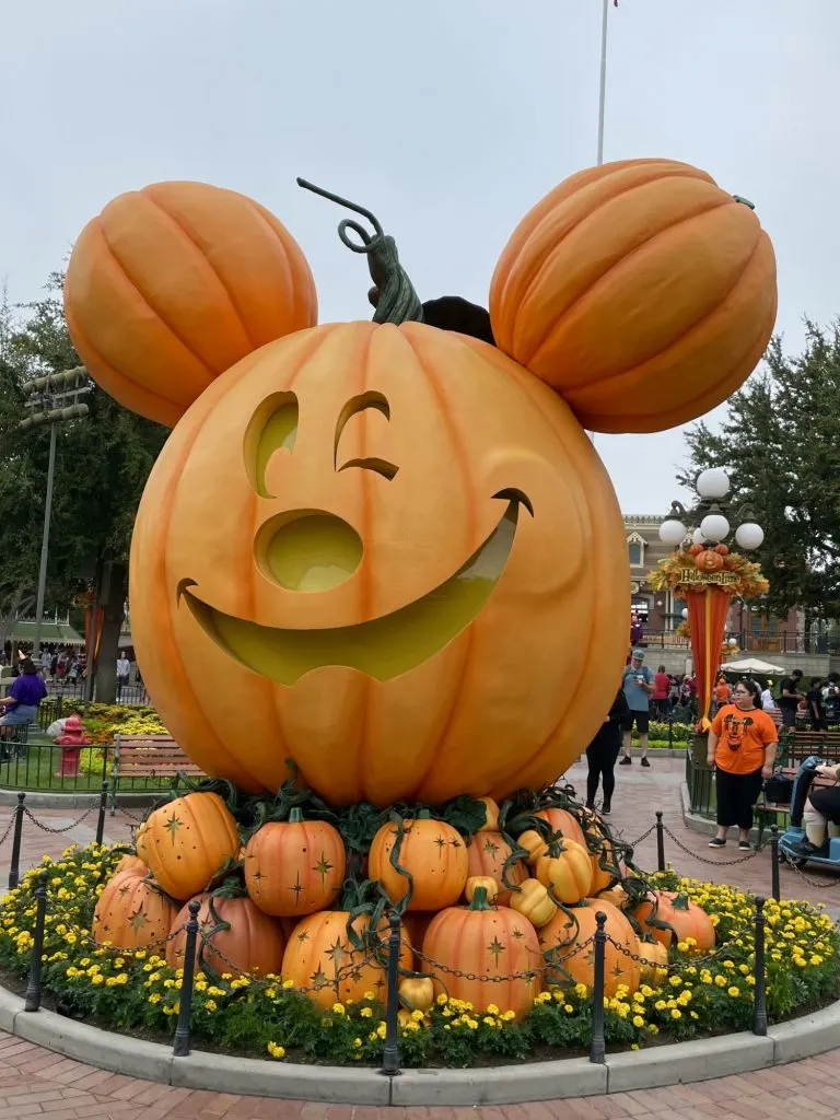 Disneyland Halloween 2021 | Oogie Boogie Bash & More! 2
