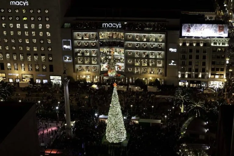 Kansans Shouldn't Miss This Tree Lighting Ceremony