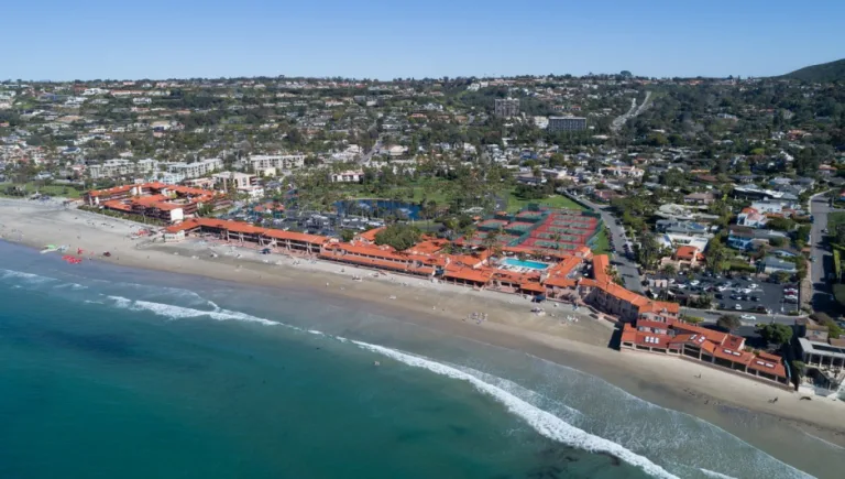 La Jolla Beach and Tennis Club in  California