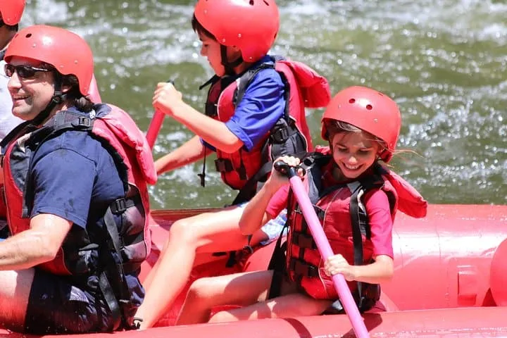Tennessee Vacations for Families 2025- 50 Great Things to do in Tennessee with Kids 7 Rafting with Smoky Mountain Outdoors