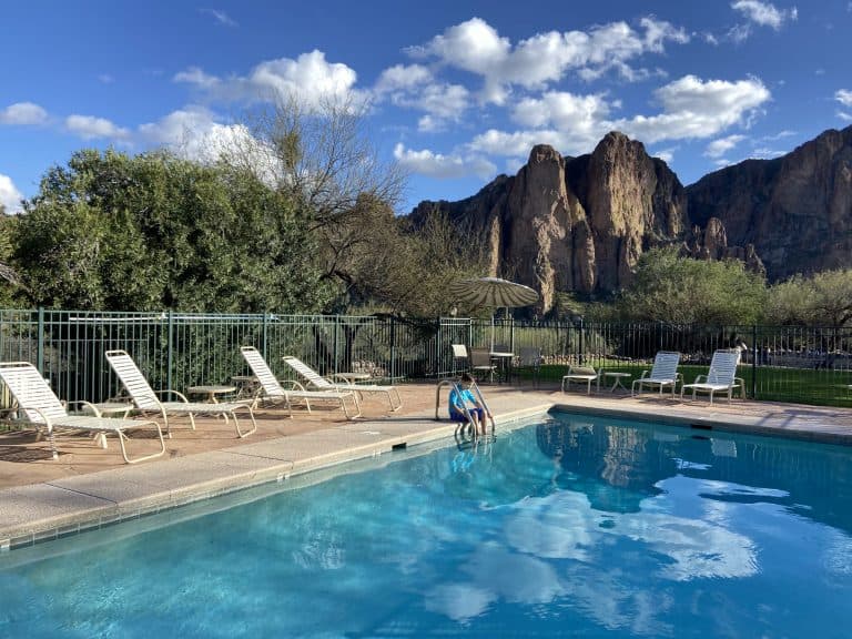 Saguaro Lake Guest Ranch pool