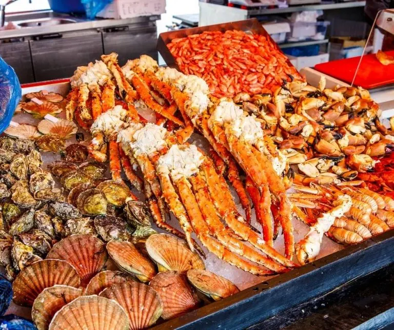 One of the best thigns to do in Bergen is visit the fish market. 